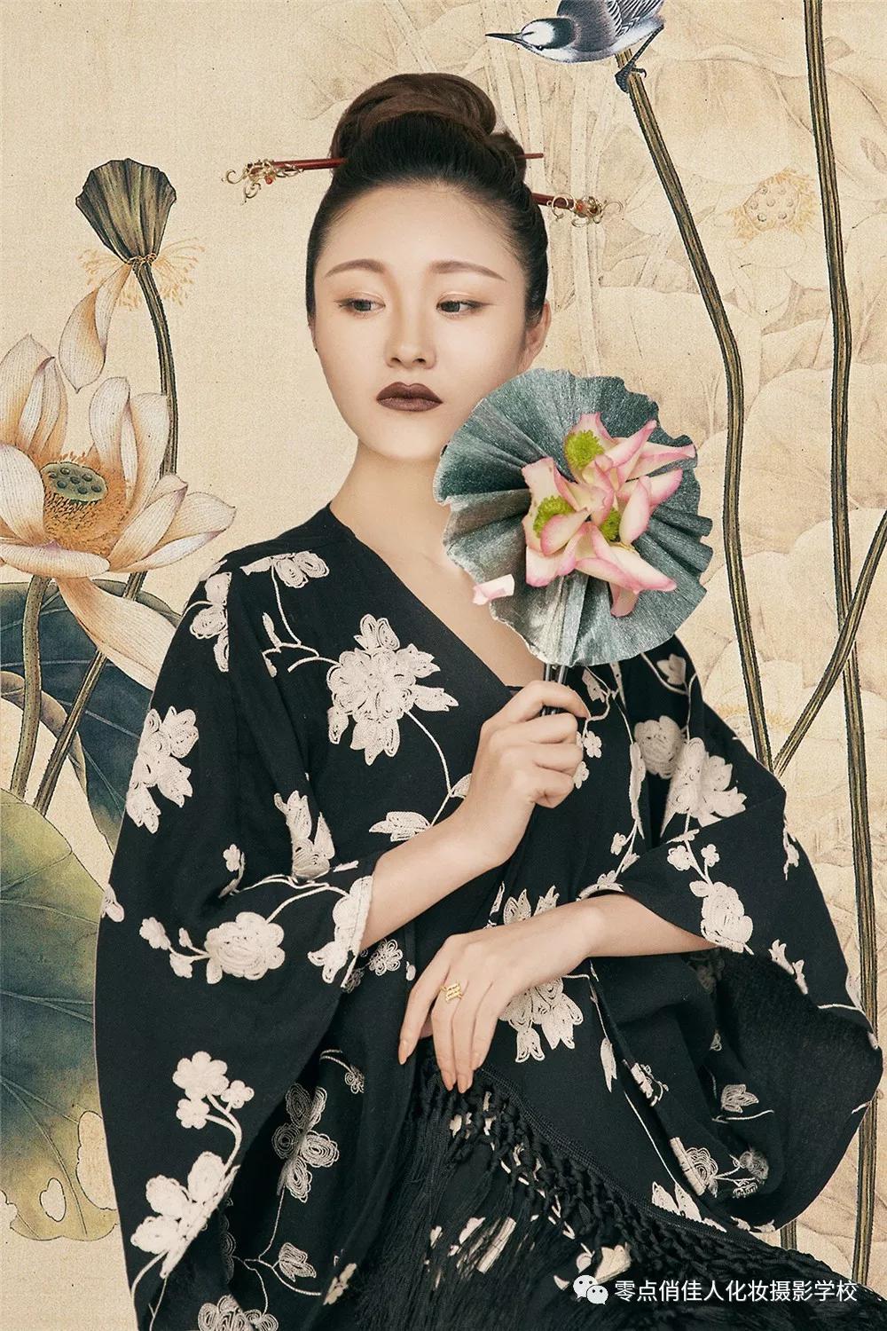 ����μ��˻�ױ��ӰѧУ3��������Ʒ���ͣ�һ��